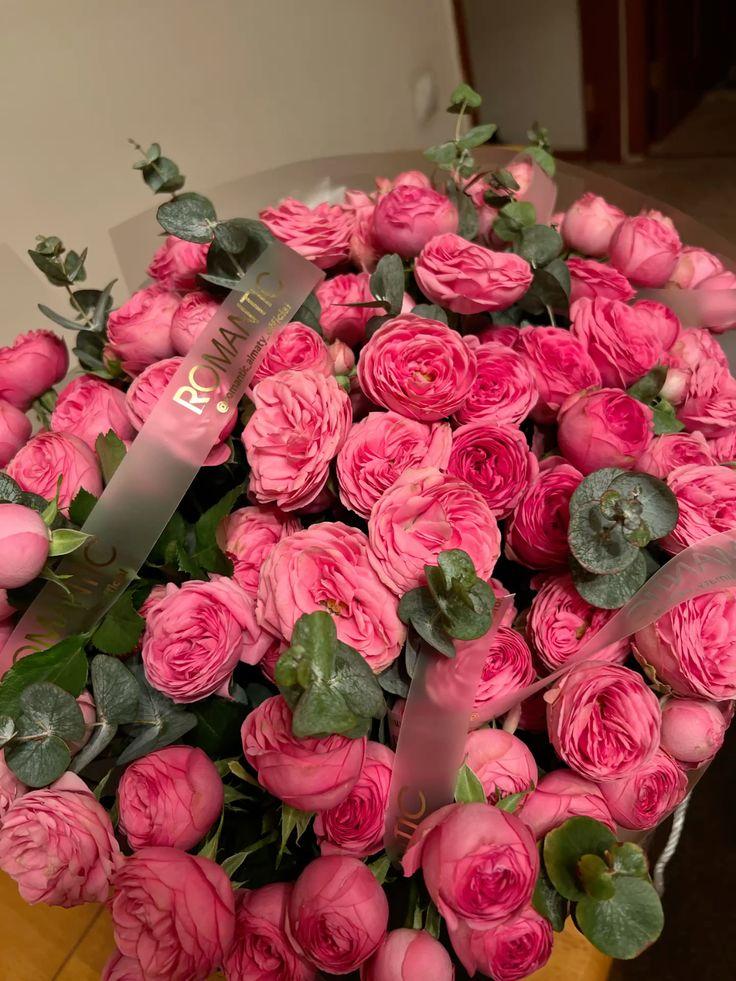 SimpleBalanceWay workshop space where corporate flower arrangements are designed and prepared for business delivery